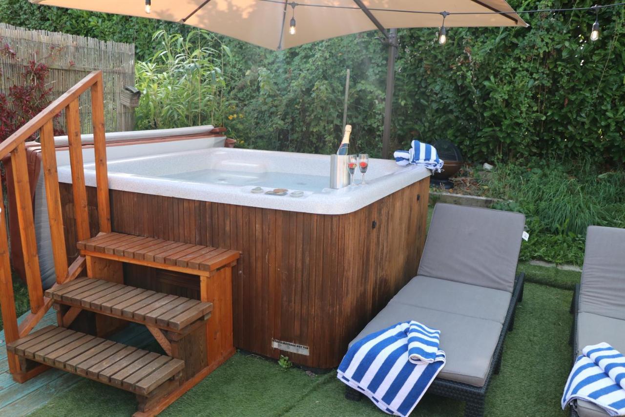 Palm 1 Park Home With Hot Tub Swanage Exterior photo