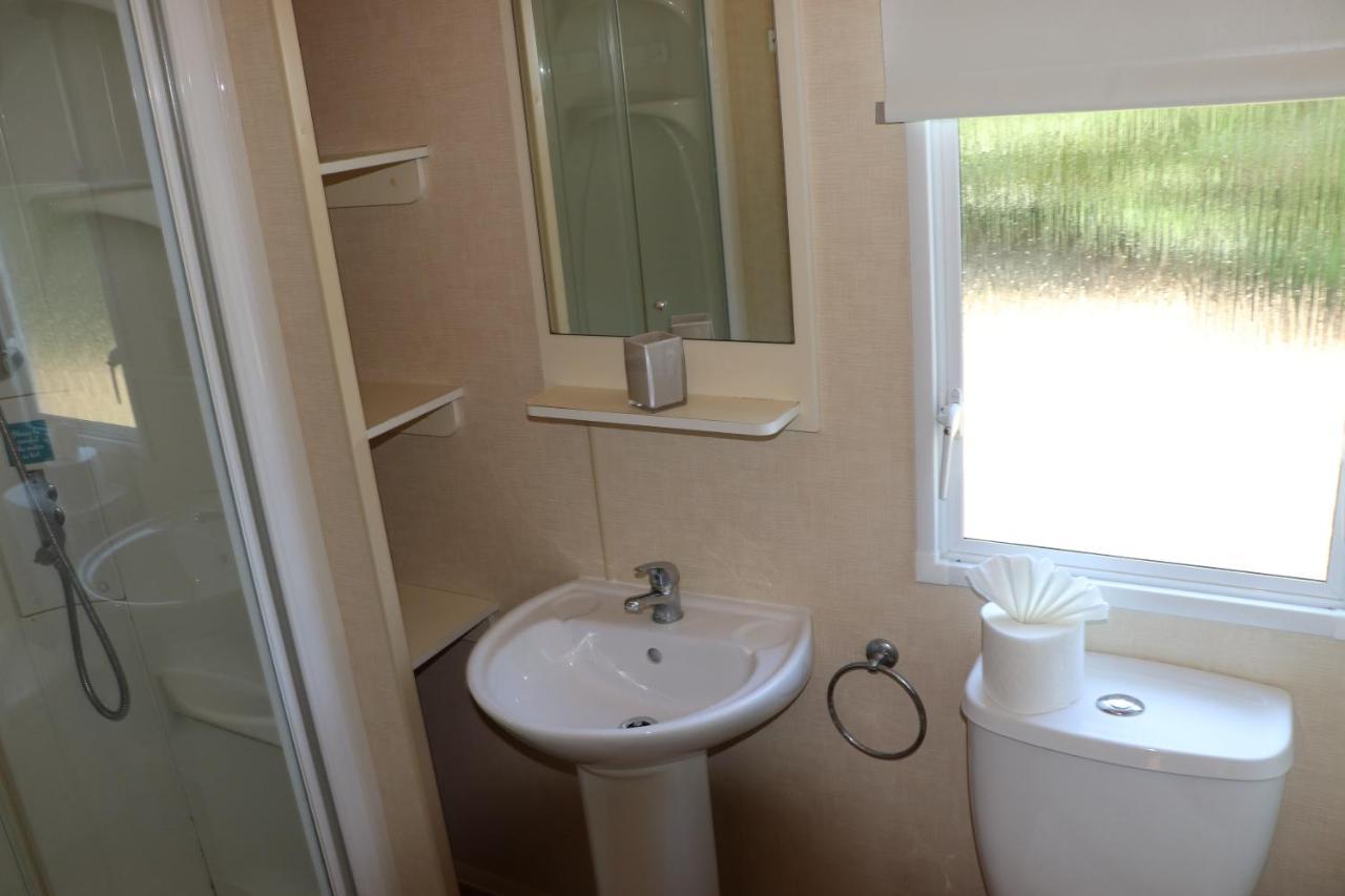 Palm 1 Park Home With Hot Tub Swanage Exterior photo